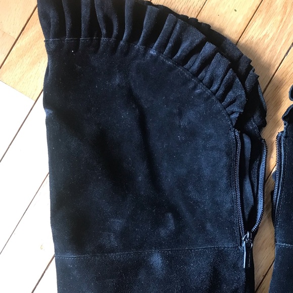 Gorgeous Colin Stuart thigh high suede boots. - Picture 6 of 9